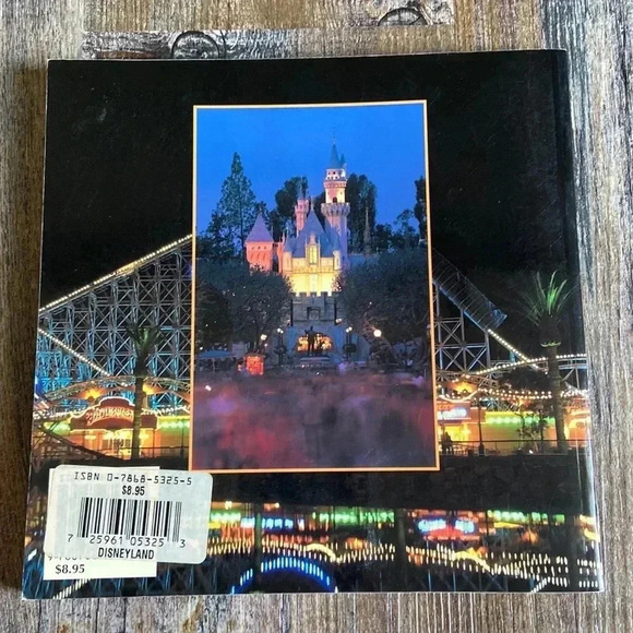 Disney | * Vintage* Pictorial  Souvenir Book 2002 - Picture 2 of 4